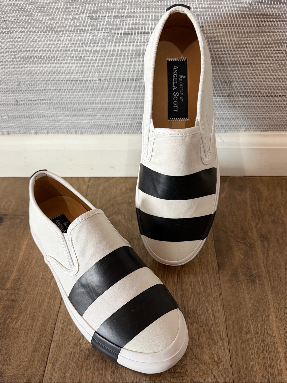 Women’s The Office of Angela Scott White SlipOn Sneakers w/Black Stripes, sz 6.